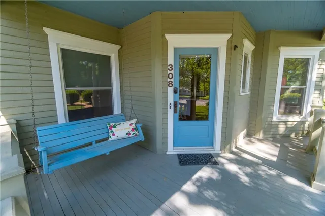 $349,000 | 308 South Hughes Street, Hamilton, MO 64644