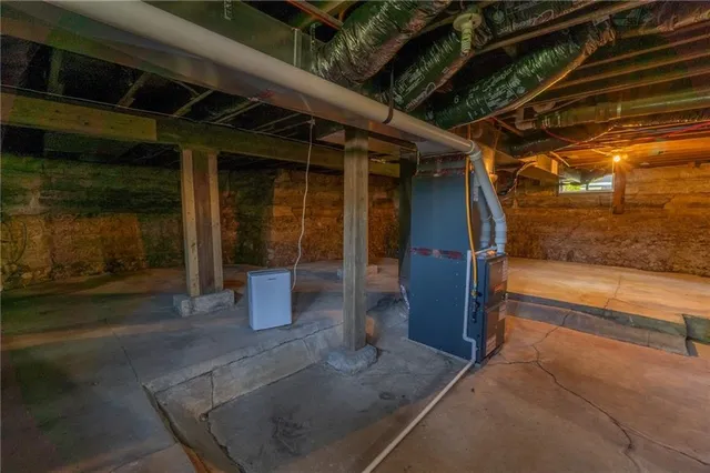 $349,000 | 308 South Hughes Street, Hamilton, MO 64644