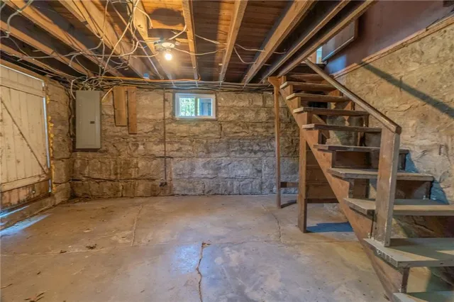 $349,000 | 308 South Hughes Street, Hamilton, MO 64644