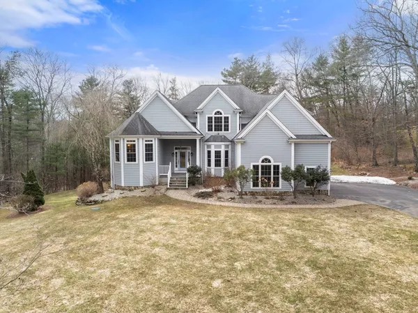 $975,000 | 22 Mystic Valley Lane, Uxbridge, MA 01569