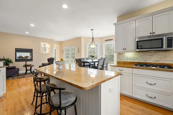 $975,000 | 22 Mystic Valley Lane, Uxbridge, MA 01569
