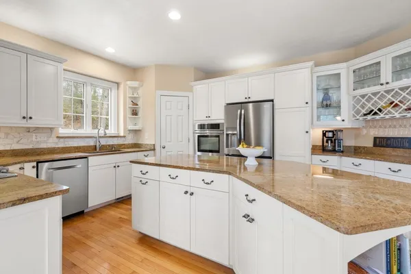 $975,000 | 22 Mystic Valley Lane, Uxbridge, MA 01569