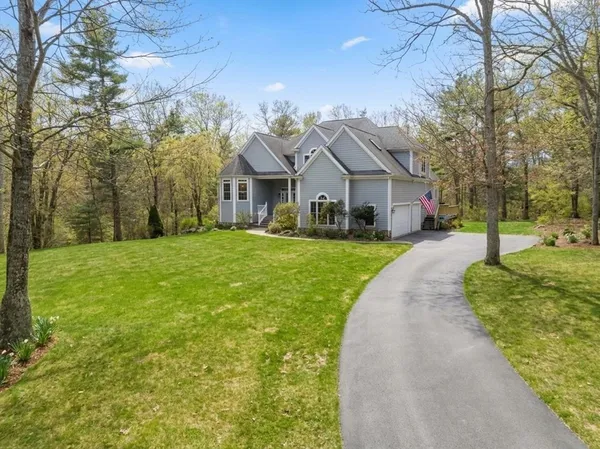 $975,000 | 22 Mystic Valley Lane, Uxbridge, MA 01569
