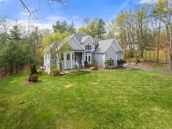 $975,000 | 22 Mystic Valley Lane, Uxbridge, MA 01569