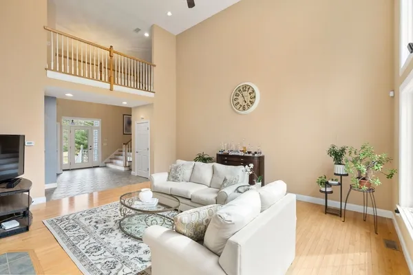 $975,000 | 22 Mystic Valley Lane, Uxbridge, MA 01569