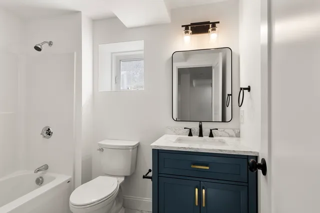 $2,200 | 8 Enon Street, Unit B03, Beverly, MA 01915