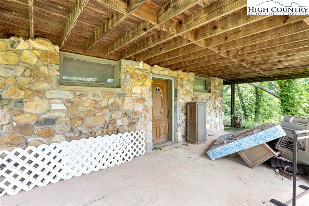 411 Will Perry Road Vilas, NC 28692 - Photo 6 of 14 Gallery Image 6