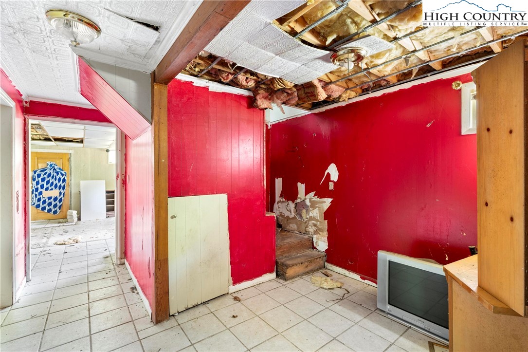 411 Will Perry Road Vilas, NC 28692 - Photo 10 of 14 Gallery Image 10