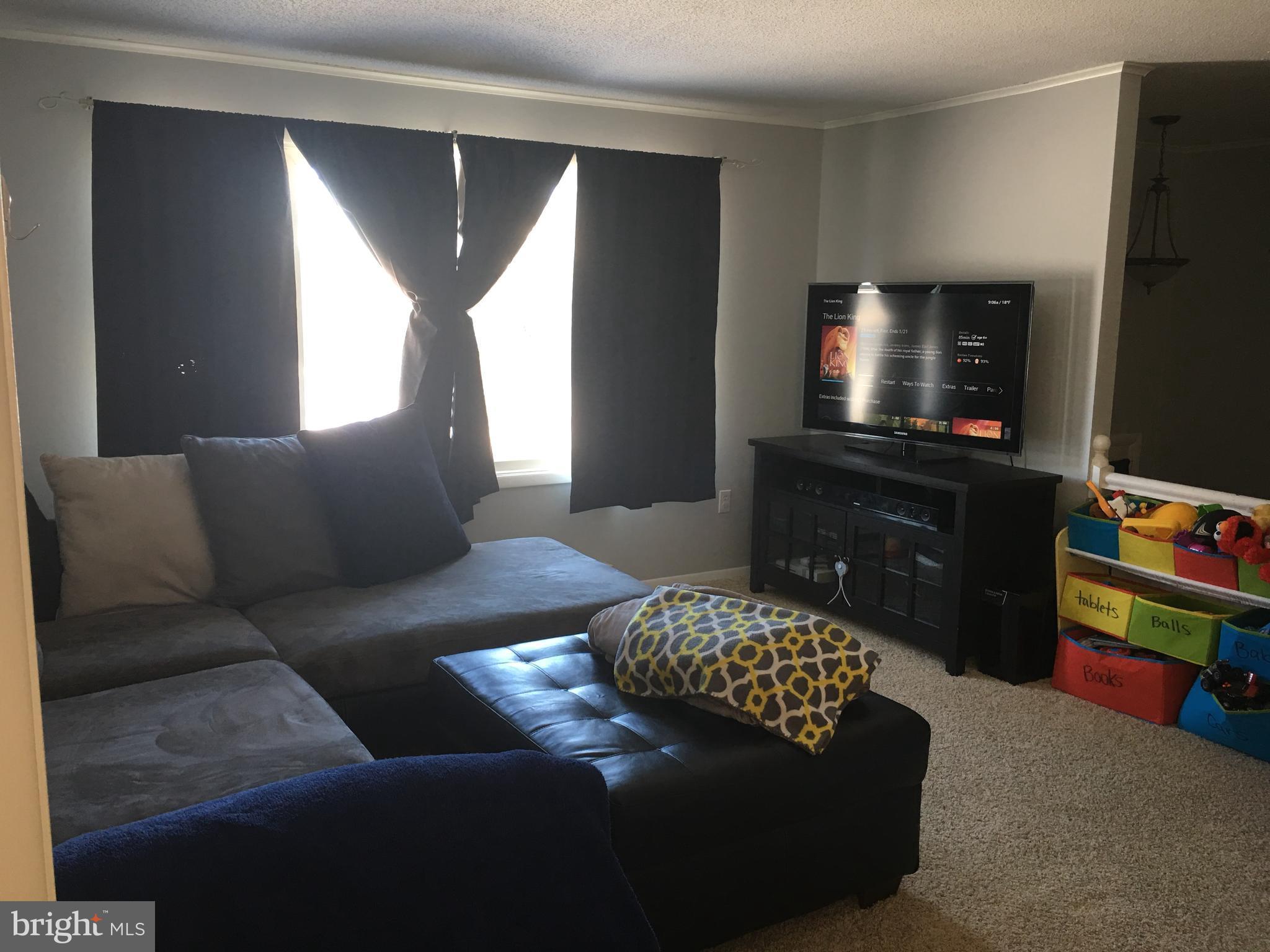 11641 Mentzer Gap Road Waynesboro, PA 17268 - Photo 3 of 21 Living Room