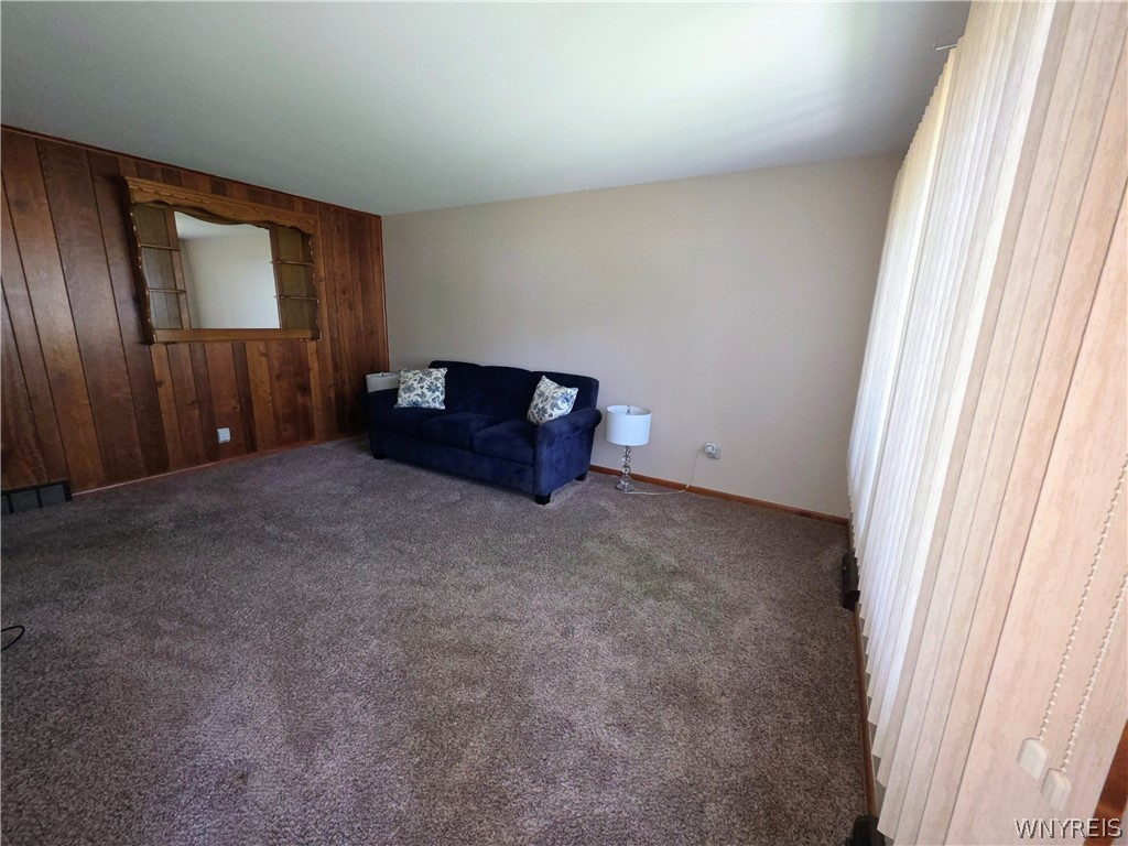 7225 Norman Road Wheatfield, NY 14120 - Photo 3 of 34