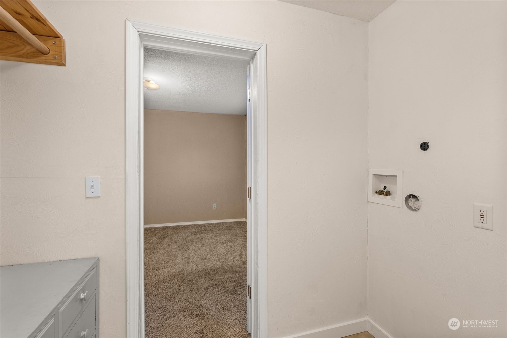 2131 Stuart Street Raymond, WA 98577 - Photo 11 of 25 a view of bathroom