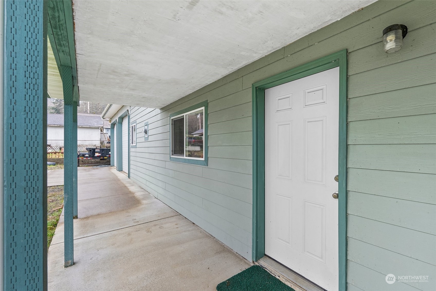 2131 Stuart Street Raymond, WA 98577 - Photo 19 of 25 a view of a balcony