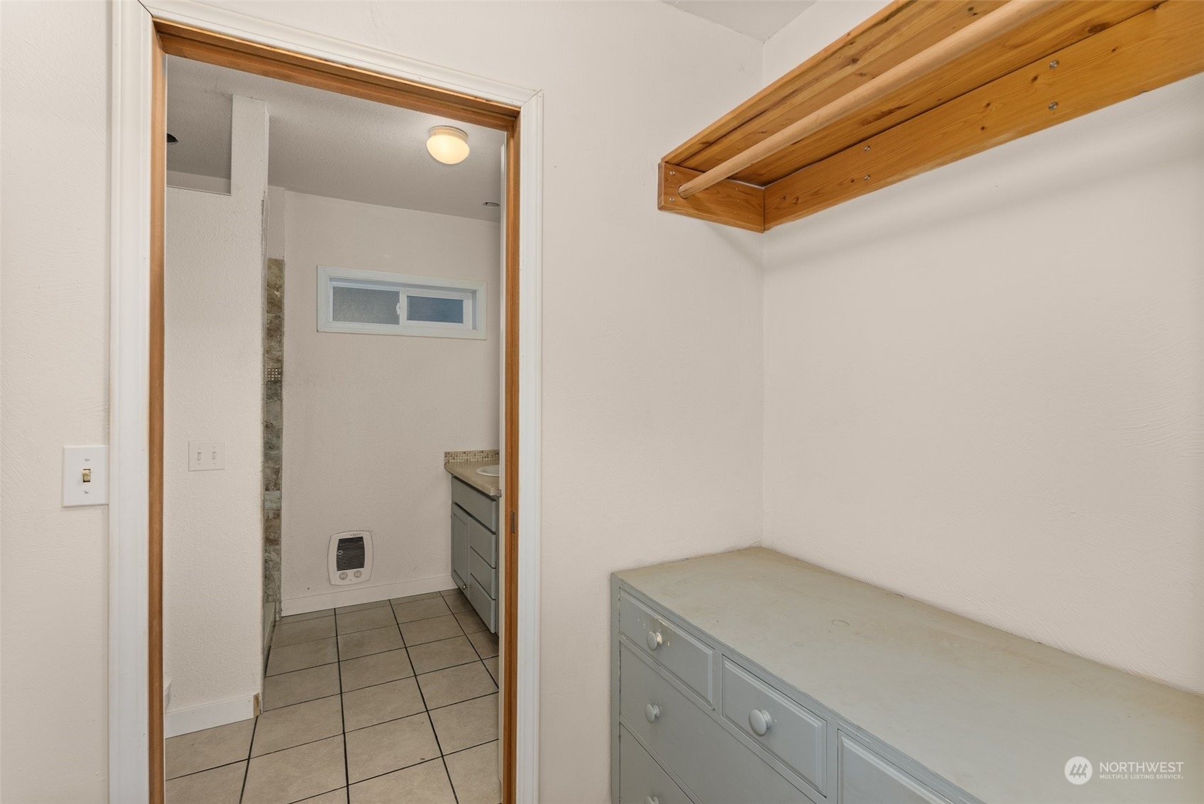 2131 Stuart Street Raymond, WA 98577 - Photo 10 of 25 a utility room with a sink