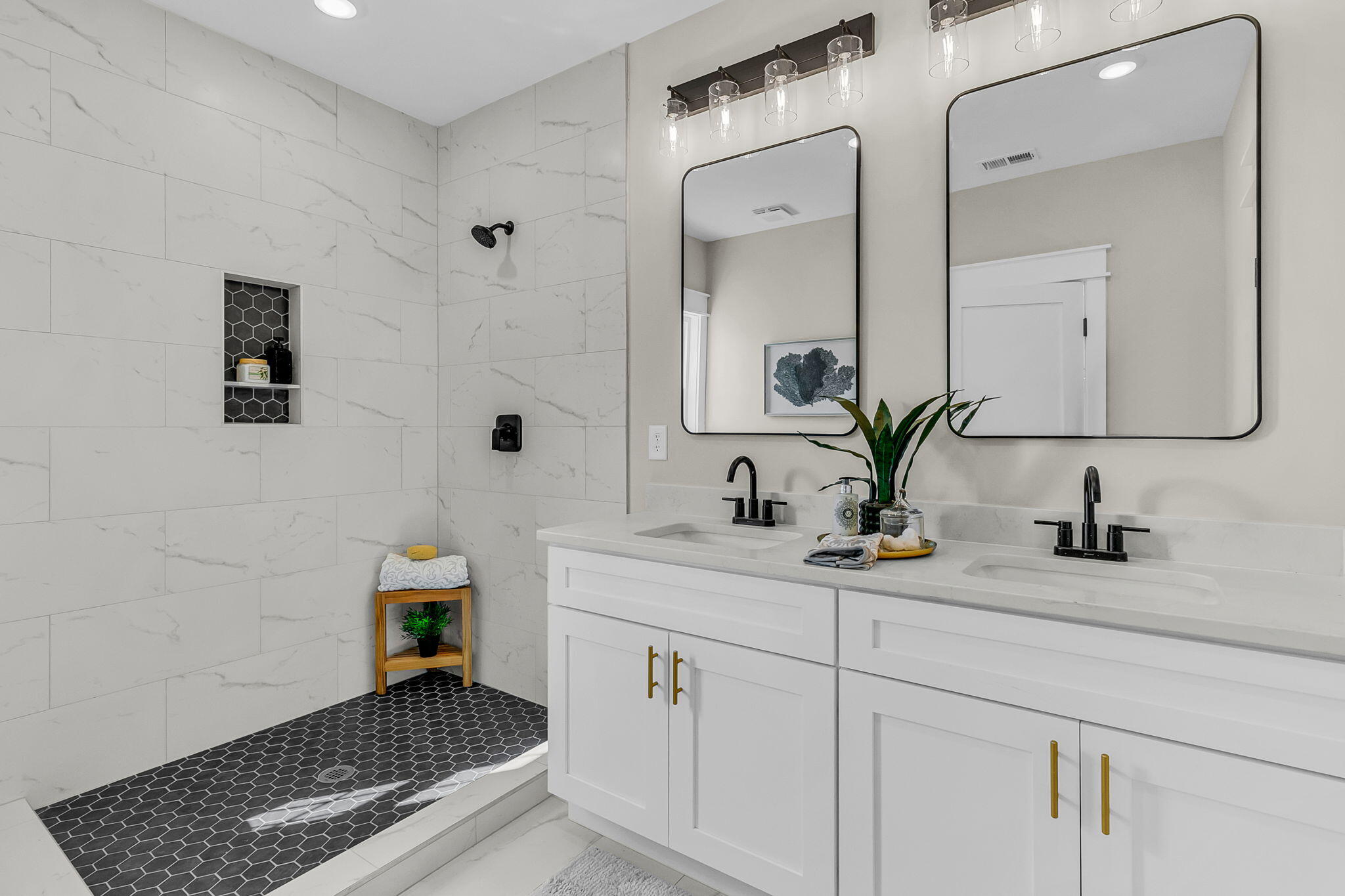 6-6.5 Addison Street Charleston, SC 29403 - Photo 12 of 52 Primary Bath