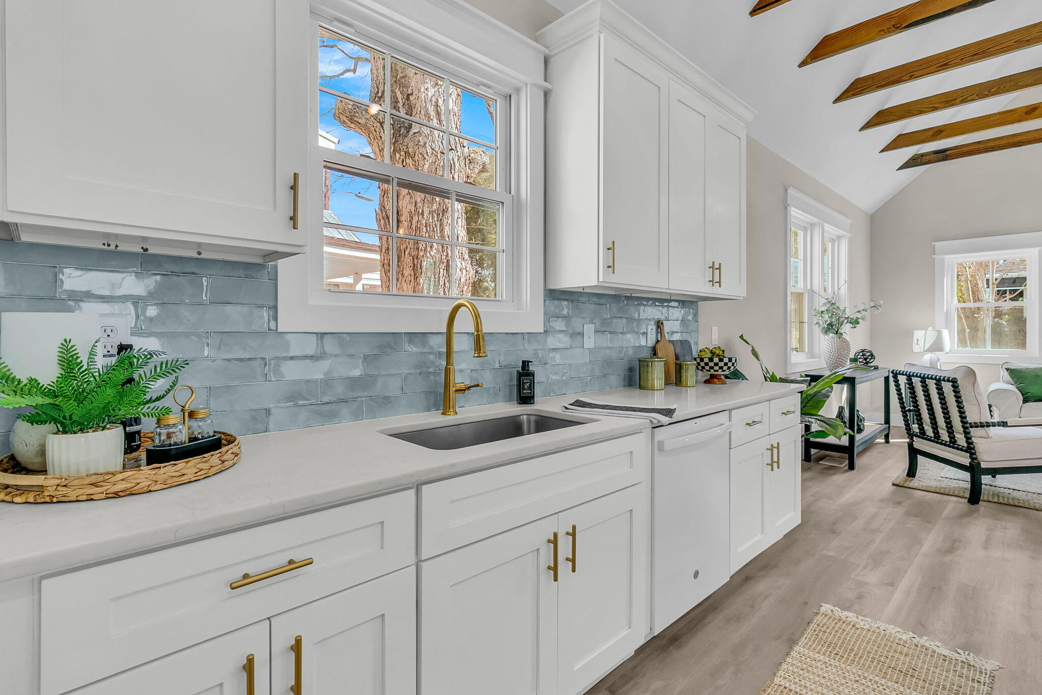 6-6.5 Addison Street Charleston, SC 29403 - Photo 22 of 52 Custom Tile Backsplash