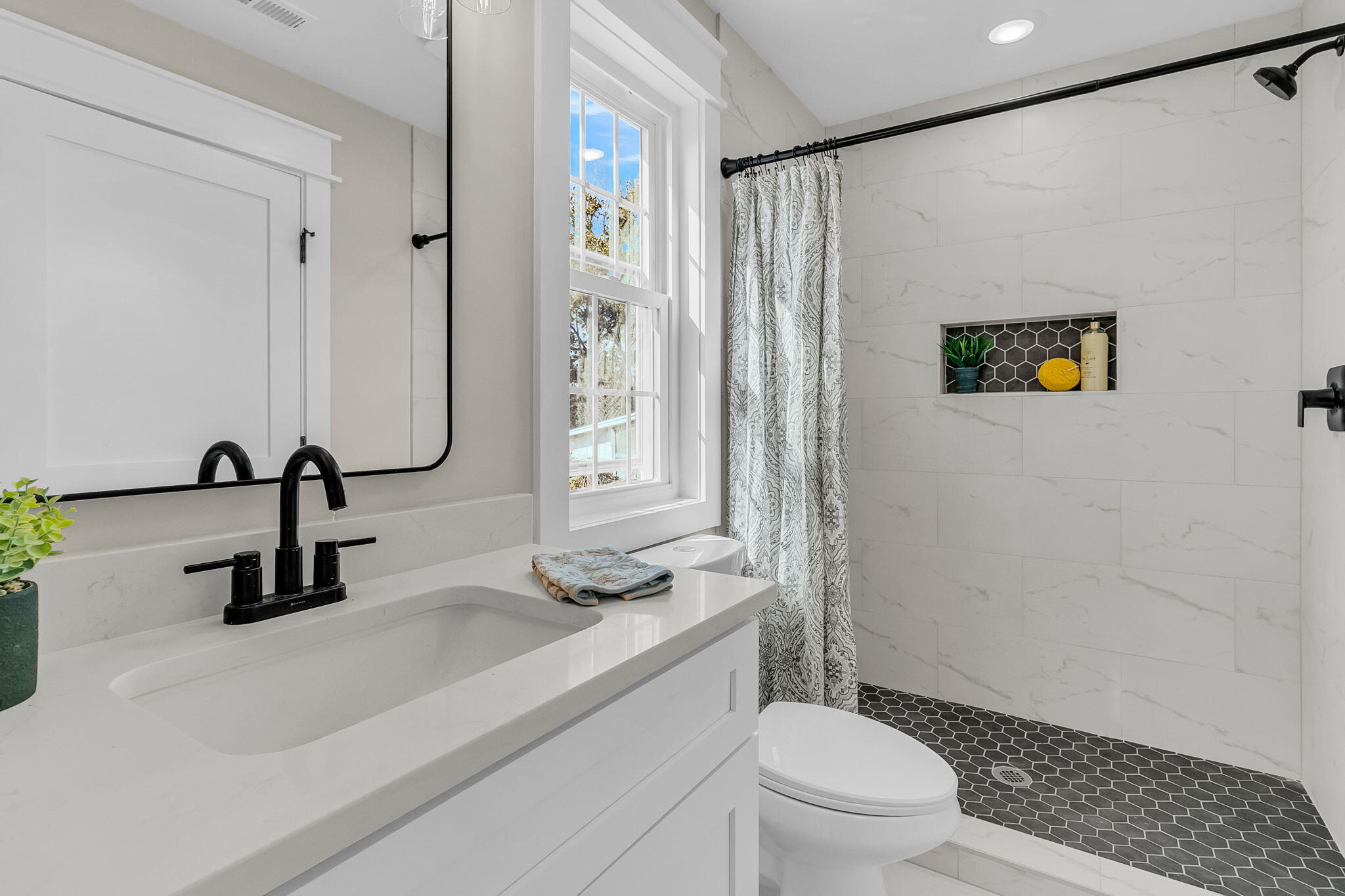 6-6.5 Addison Street Charleston, SC 29403 - Photo 36 of 52 En-Suite Bath