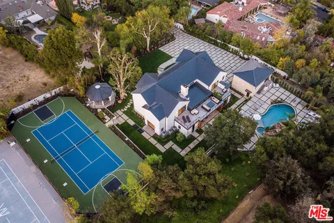 $6,495,000 | 18762 Wells Drive, Tarzana, CA 91356