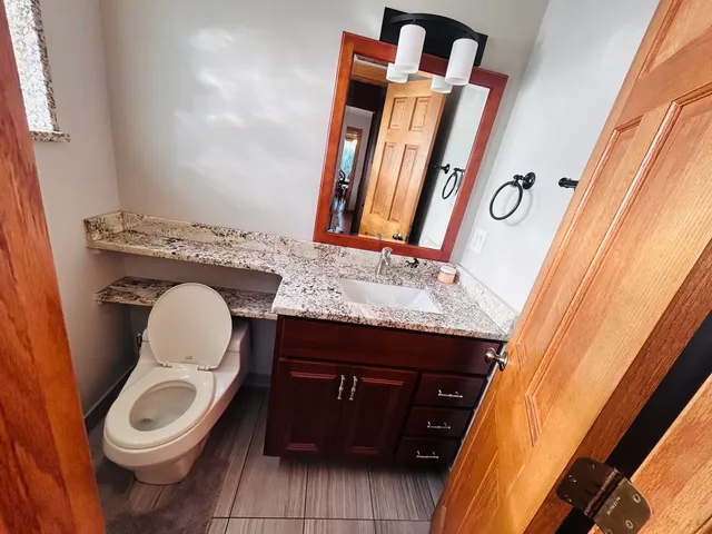 $3,500 | 8500 West Winona Street, Chicago, IL 60656