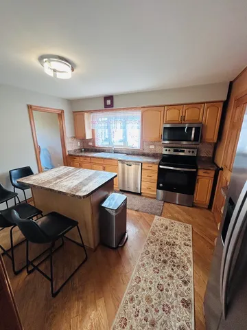 $3,500 | 8500 West Winona Street, Chicago, IL 60656