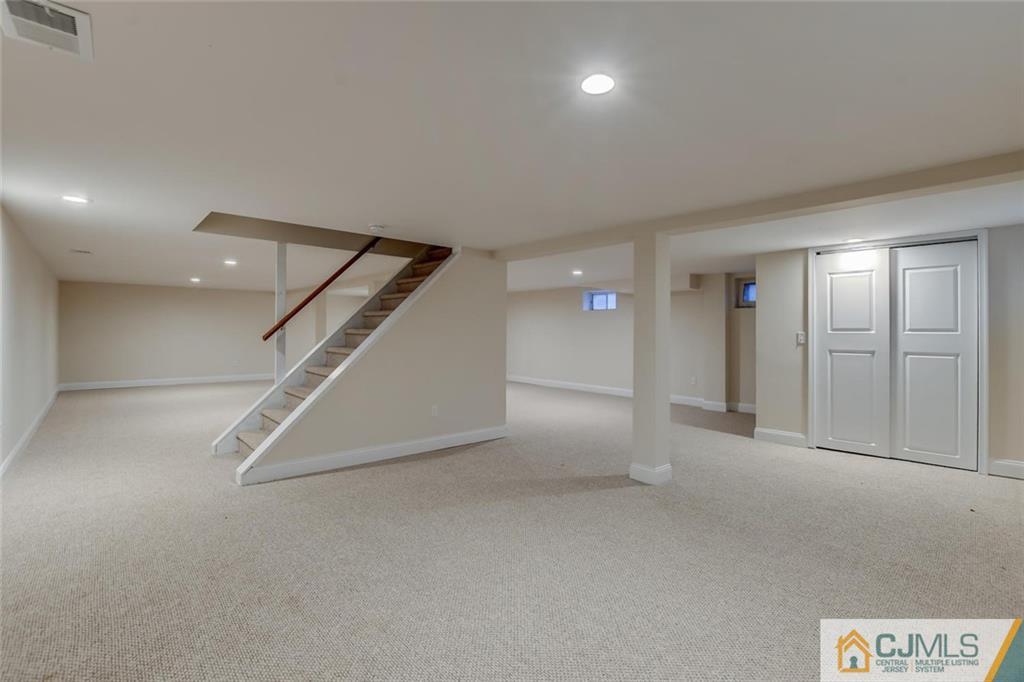 41 Emerson Road Somerset, NJ 08873 - Photo 22 of 25 an empty room with windows