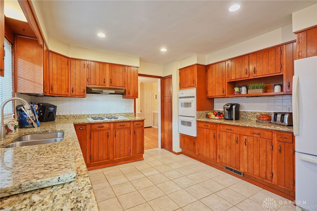 3241 Atherton Road Kettering, OH 45409 - Photo 9 of 45