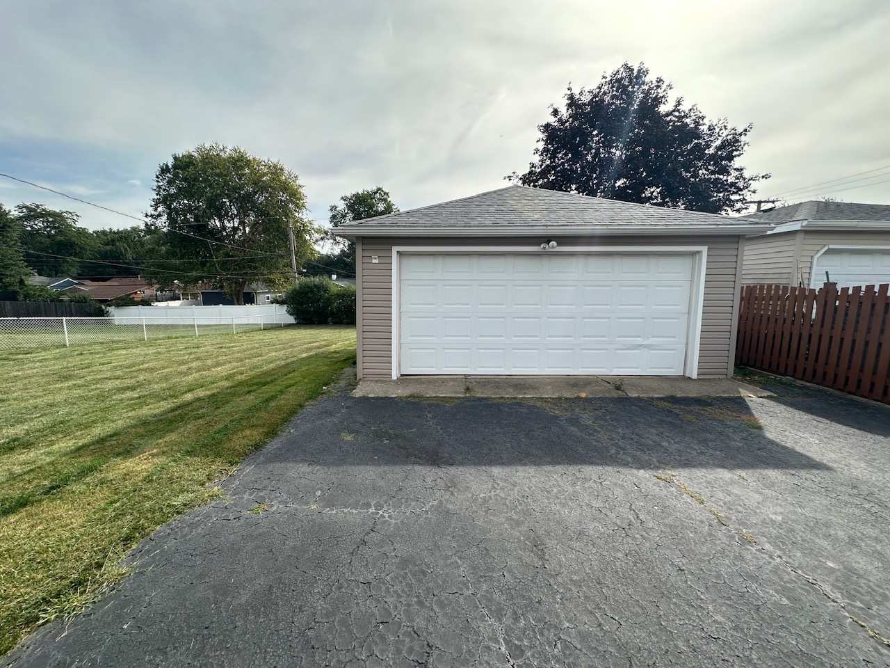 2402 Rohlwing Road Rolling Meadows, IL 60008 - Photo 3 of 12 Gallery Image 3