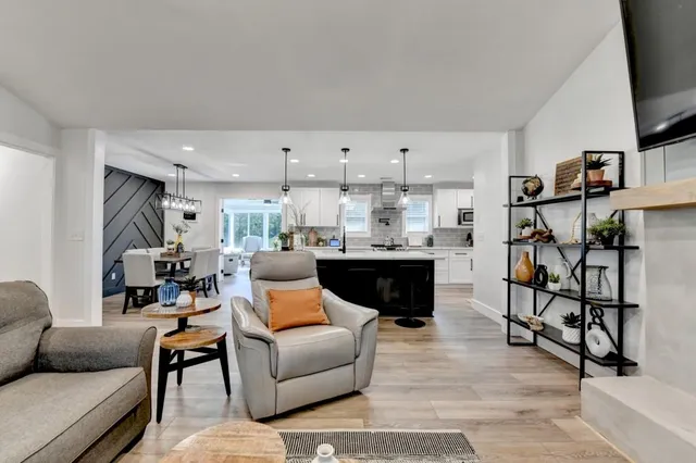 $465,000 | 5441 East Main Street, Flowery Branch, GA 30542