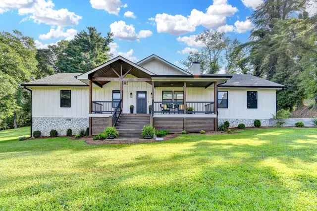 $465,000 | 5441 East Main Street, Flowery Branch, GA 30542