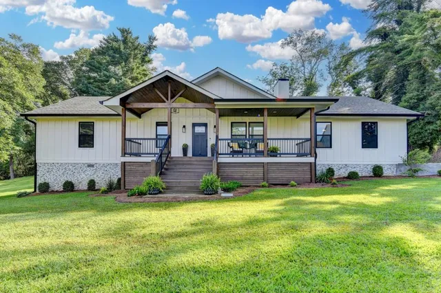 $465,000 | 5441 East Main Street, Flowery Branch, GA 30542