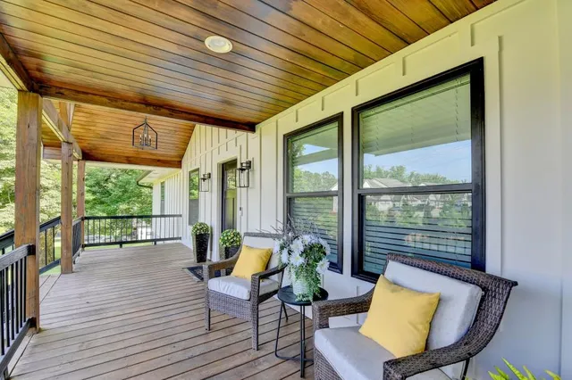 $465,000 | 5441 East Main Street, Flowery Branch, GA 30542