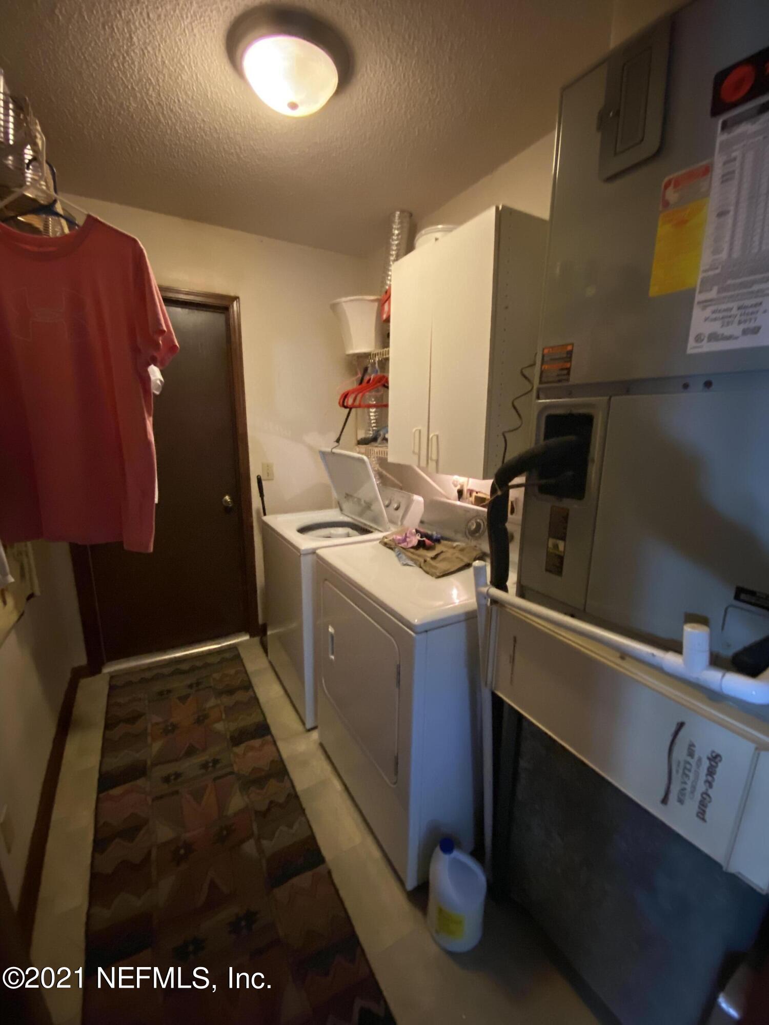 8219 Crosswind Road Jacksonville, FL 32244 - Photo 21 of 26 Laundry room