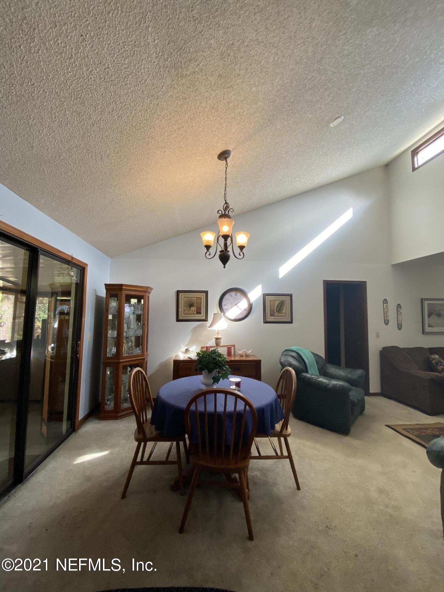 8219 Crosswind Road Jacksonville, FL 32244 - Photo 4 of 26 Dining area