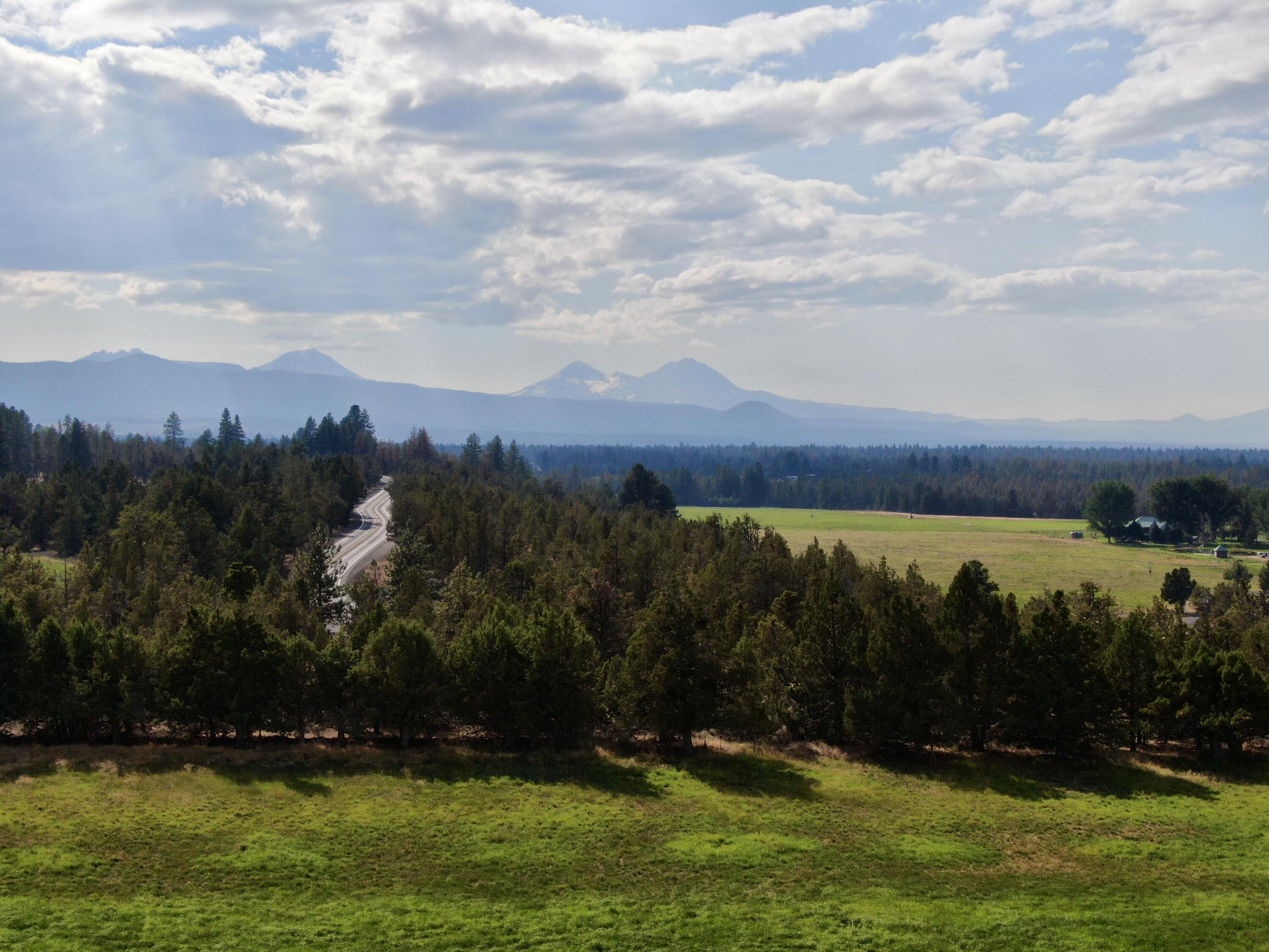 63850 Johnson Road Bend, OR 97703 - Photo 3 of 49 South, Middle and North Sister