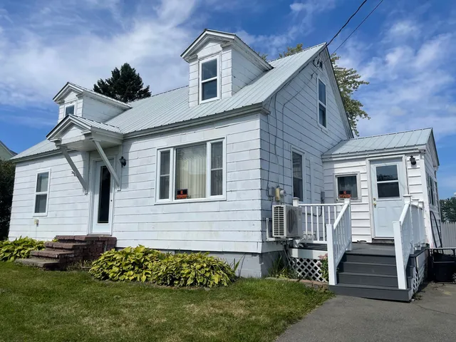 $119,900 | 13 Vernon Street, Limestone, ME 04750