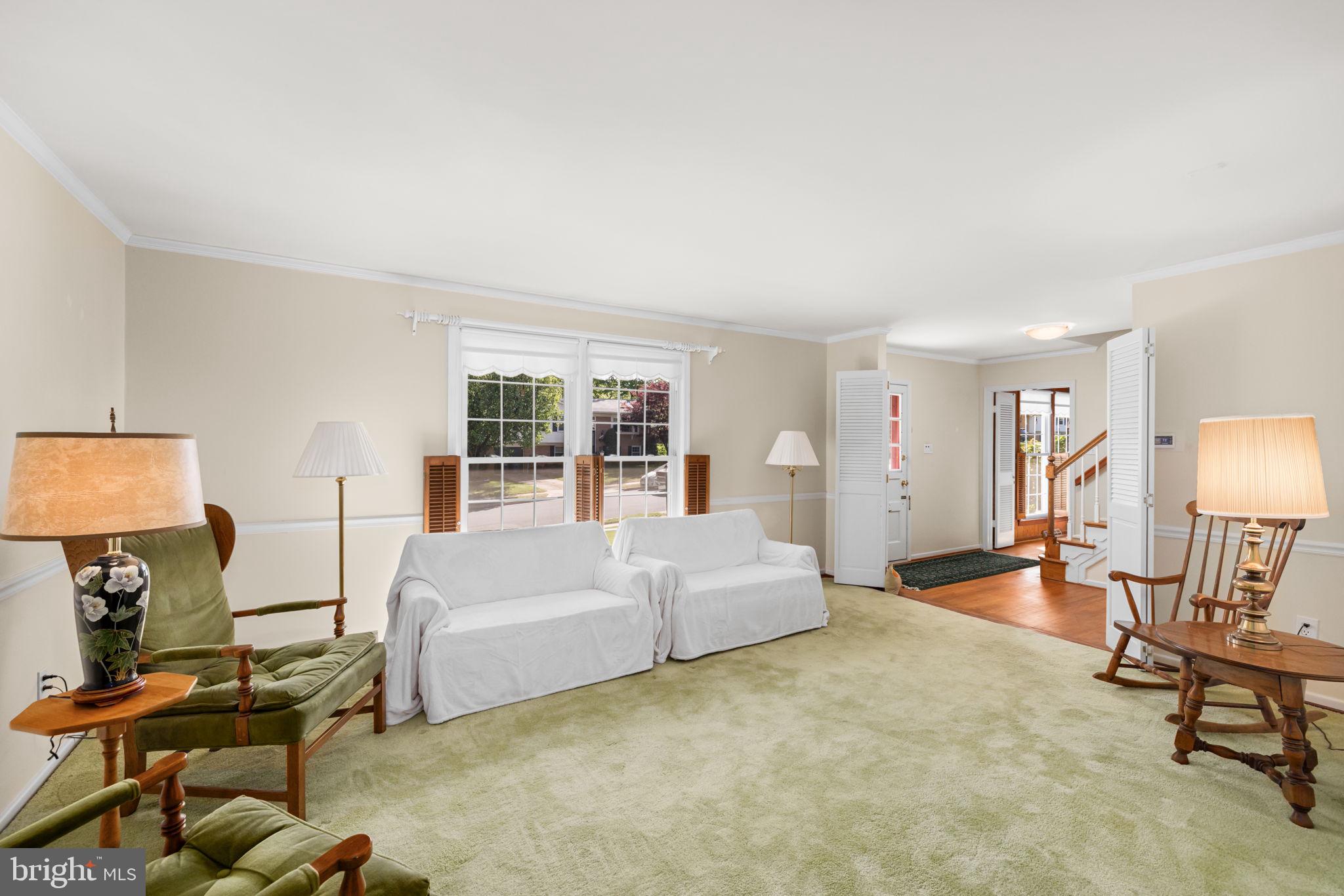 8220 Smithfield Avenue Springfield, VA 22152 - Photo 11 of 63 Living Room