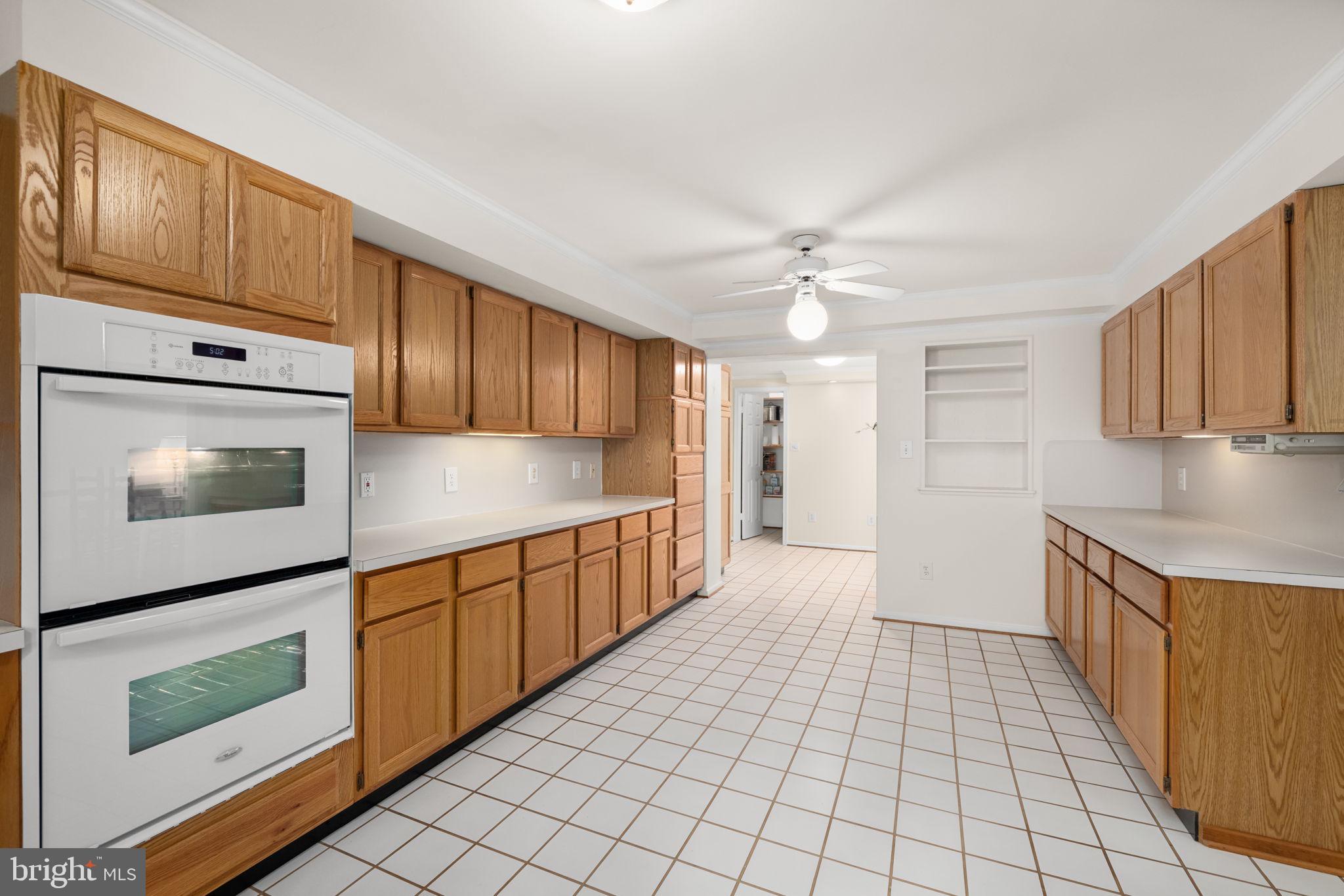 8220 Smithfield Avenue Springfield, VA 22152 - Photo 24 of 63 50+ American Craftsman Cabinets