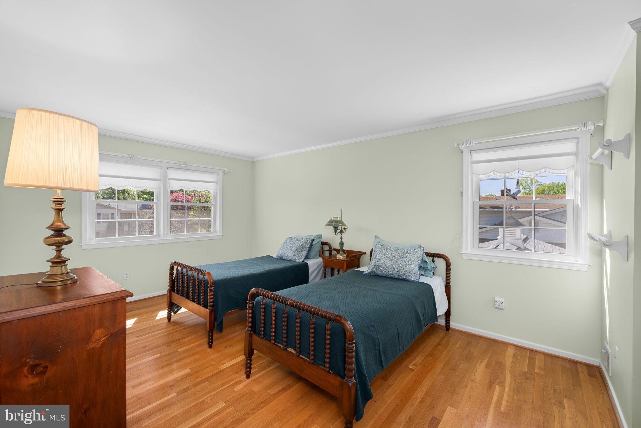 8220 Smithfield Avenue Springfield, VA 22152 - Photo 27 of 63 Bedroom #2 with ensuite bathroom