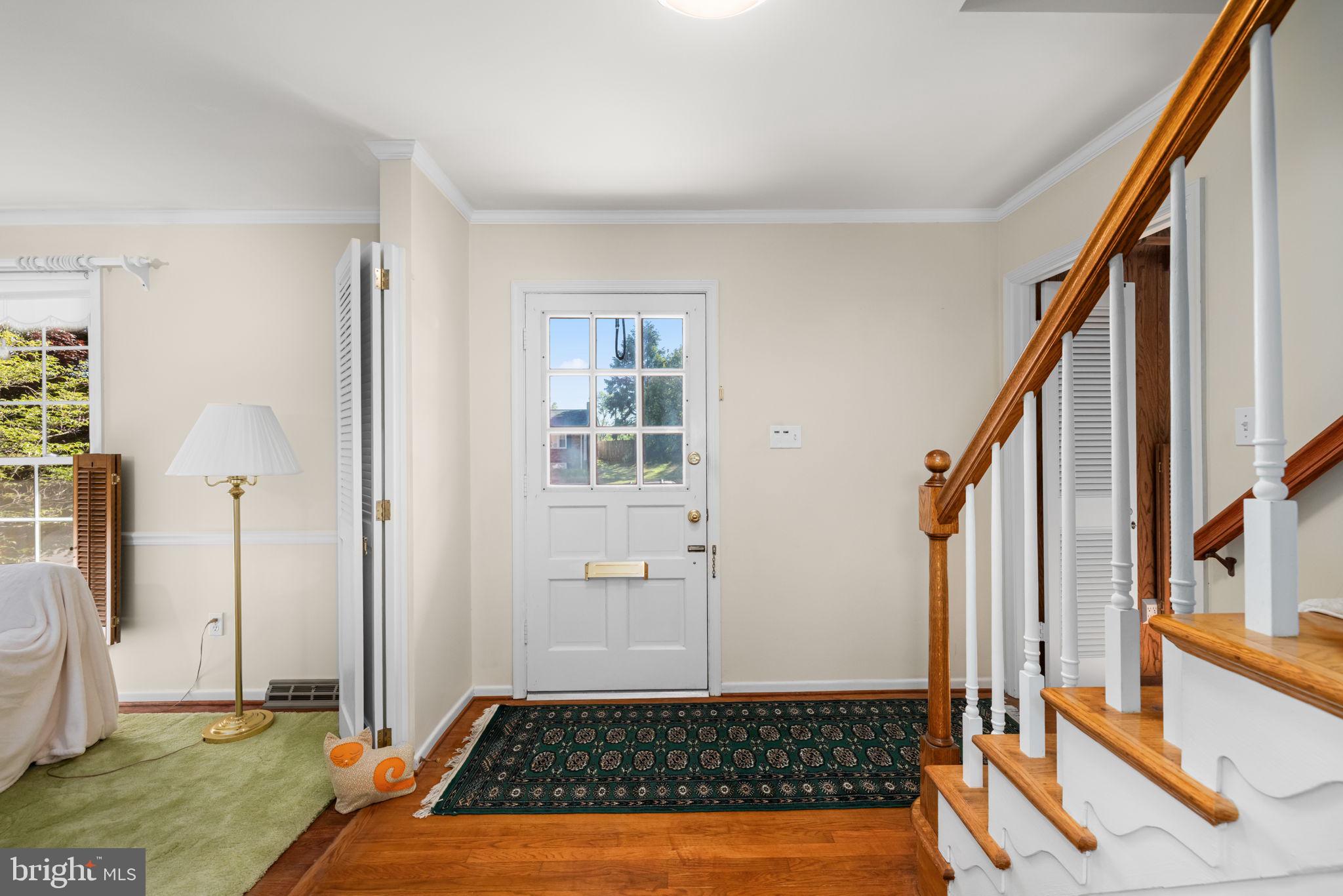 8220 Smithfield Avenue Springfield, VA 22152 - Photo 7 of 63 Foyer