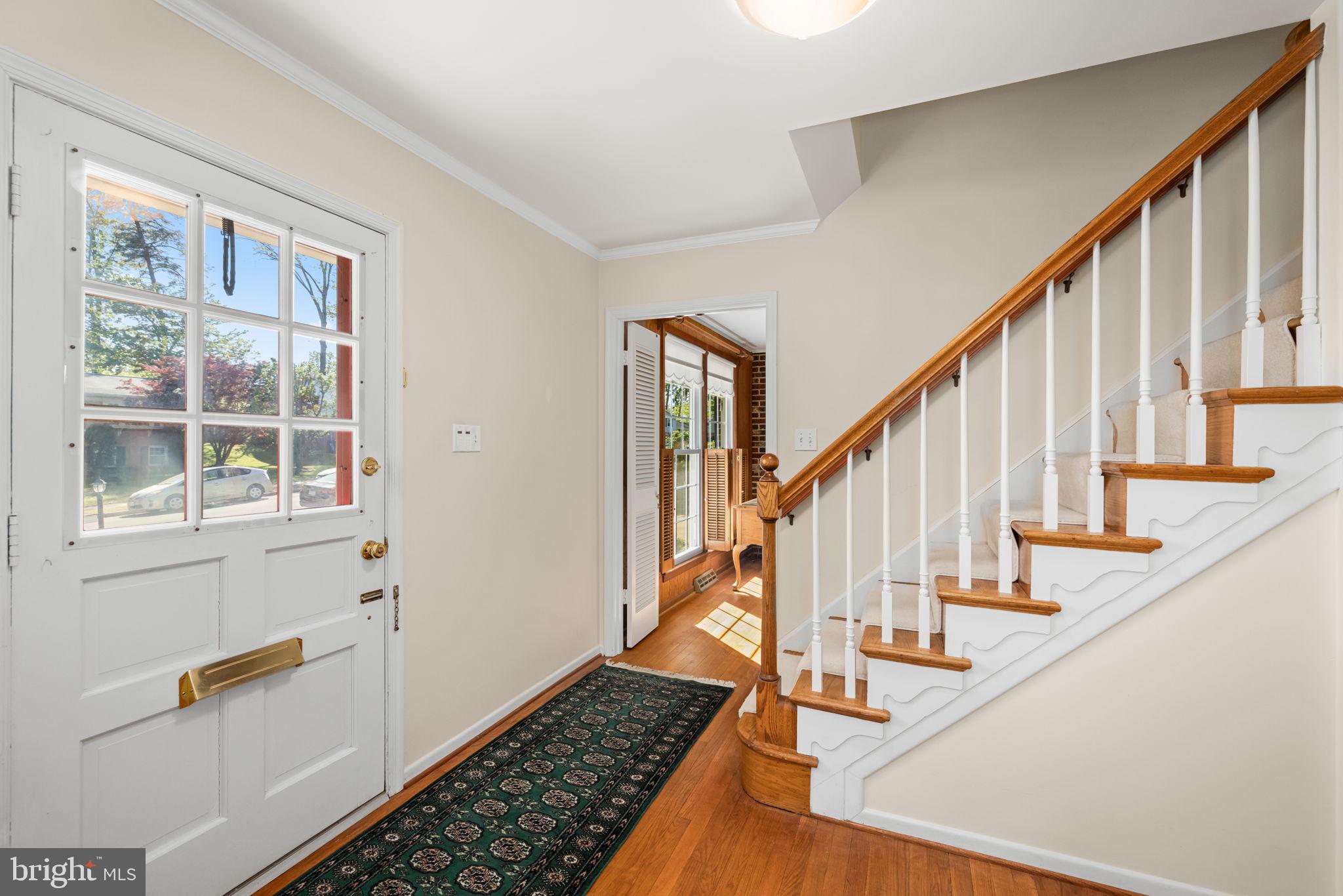 8220 Smithfield Avenue Springfield, VA 22152 - Photo 8 of 63 Foyer