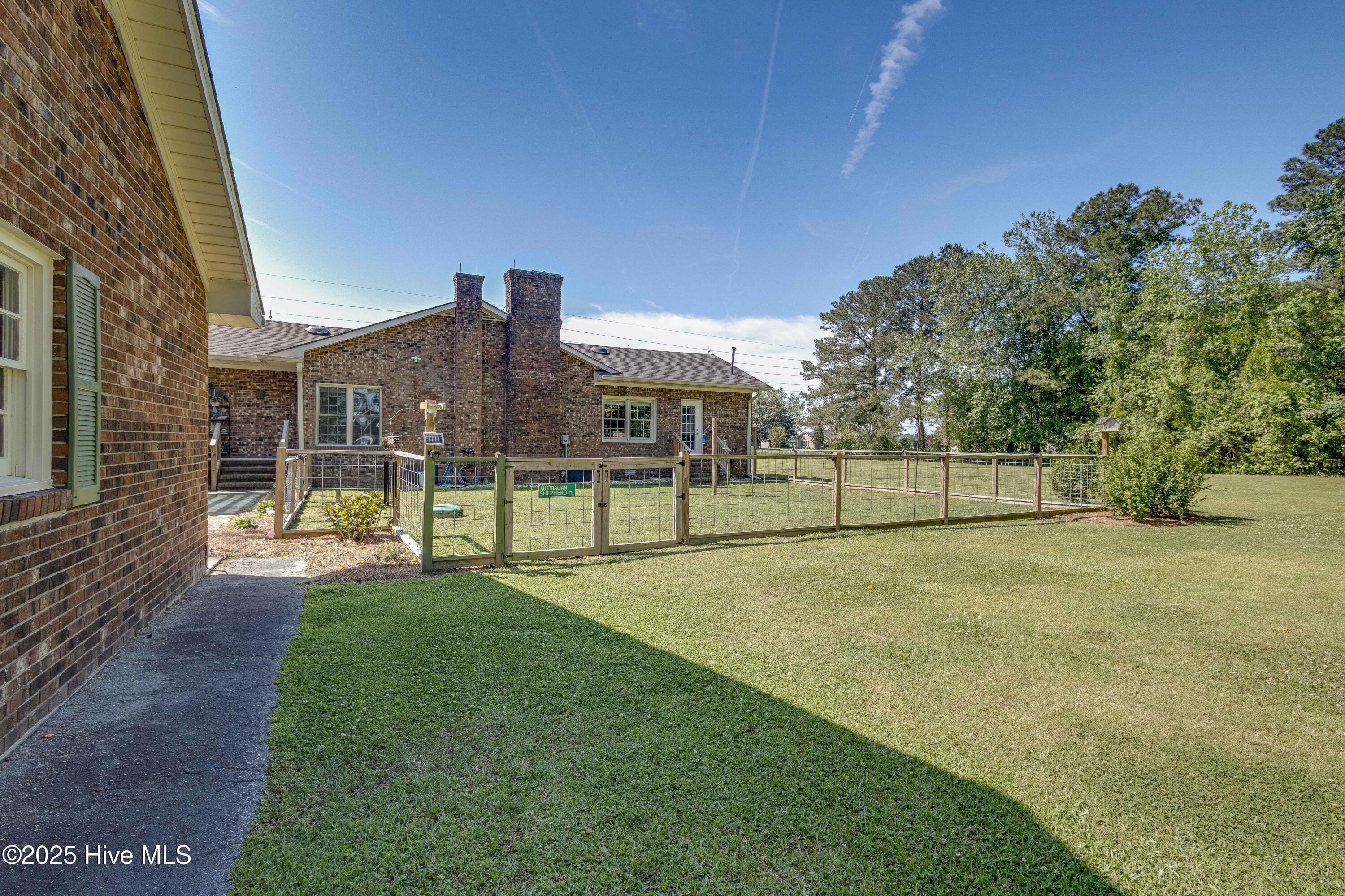 3503 Slatestone Road Washington, NC 27889 - Photo 7 of 39 07- Fenced area