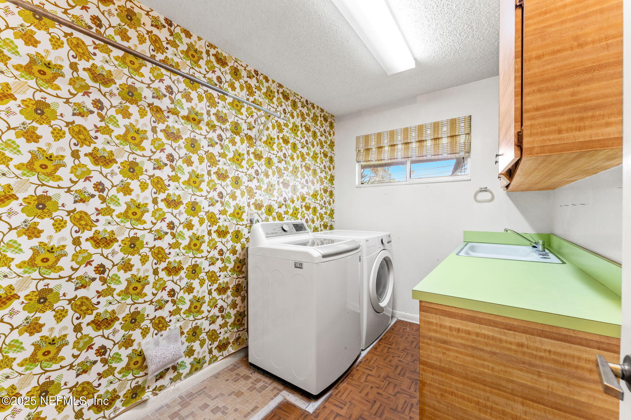 5026 Degrove Road Jacksonville, FL 32207 - Photo 23 of 31 Laundry