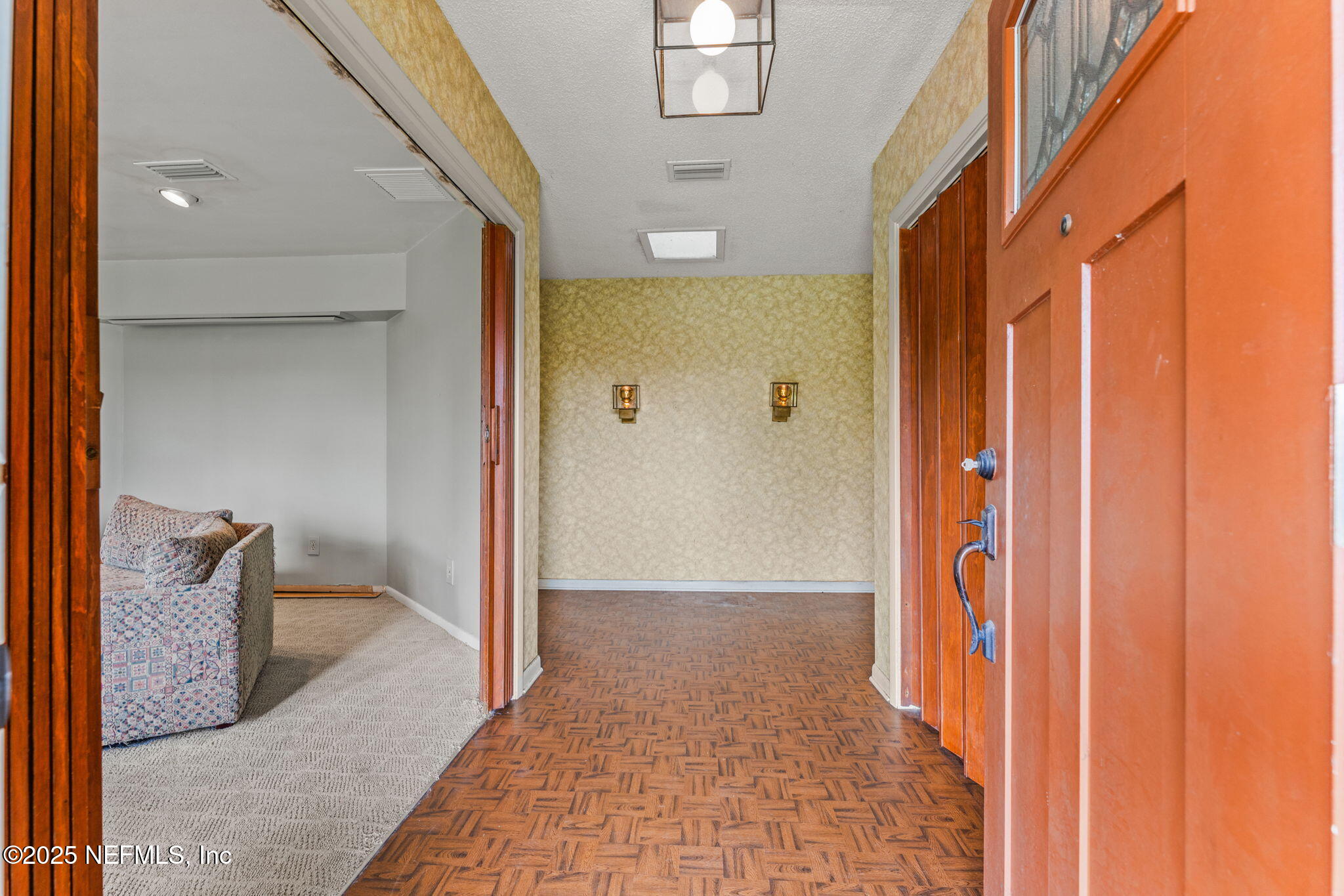 5026 Degrove Road Jacksonville, FL 32207 - Photo 8 of 31 Entry