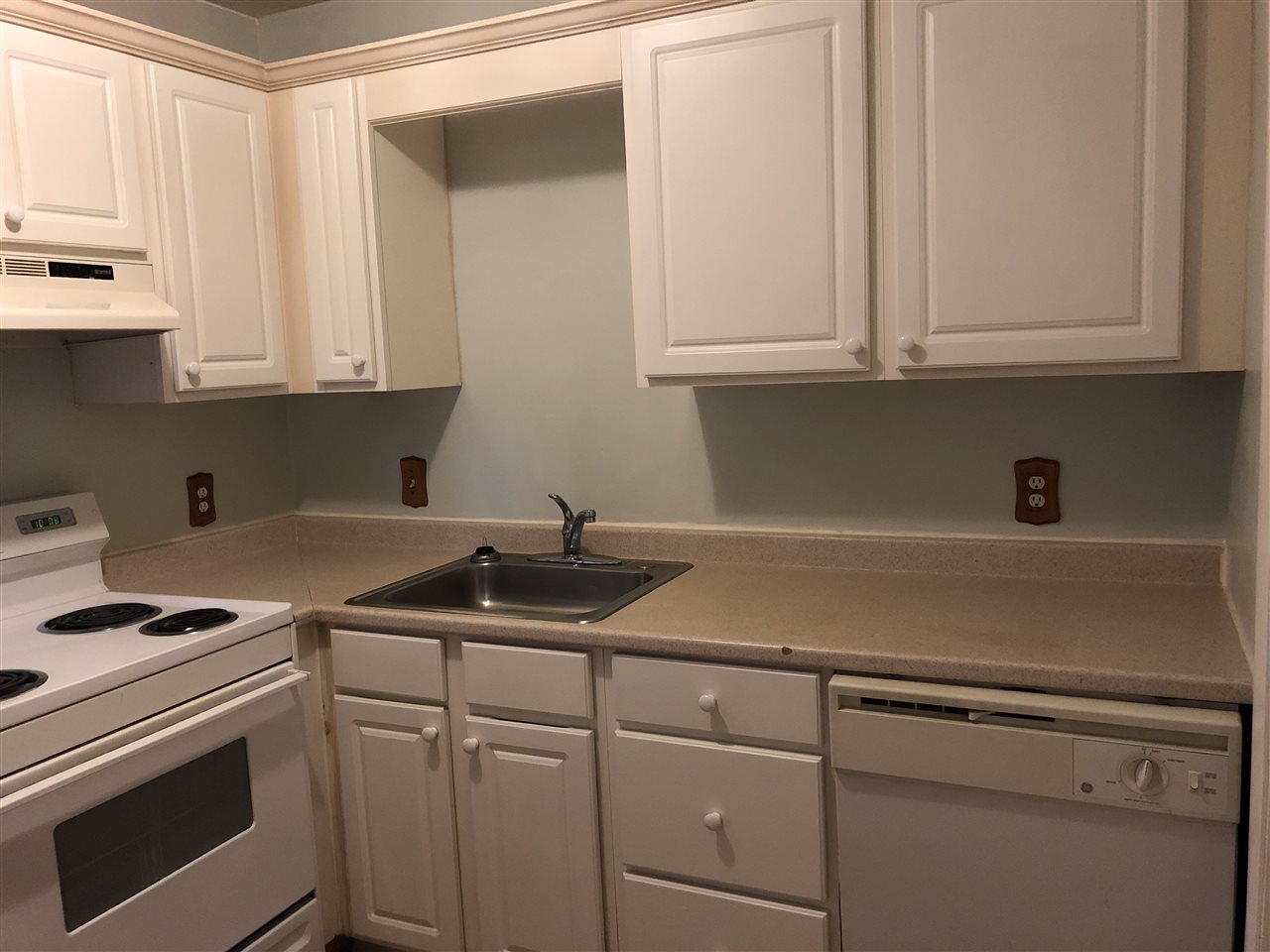 4 Brook Road, Unit 5 Salem, NH 03079 - Photo 4 of 19