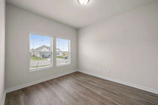 $299,000 | 260 Little Grn Trail, Jarrell, TX 76537