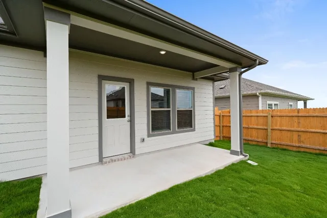 $299,000 | 260 Little Grn Trail, Jarrell, TX 76537