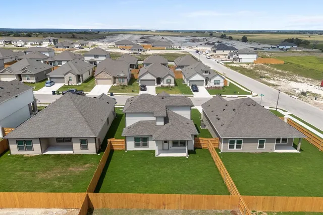 $299,000 | 260 Little Grn Trail, Jarrell, TX 76537