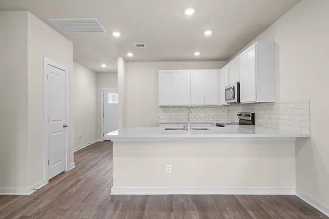 $299,000 | 260 Little Grn Trail, Jarrell, TX 76537