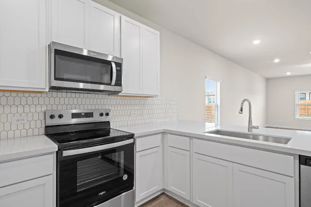 $299,000 | 260 Little Grn Trail, Jarrell, TX 76537