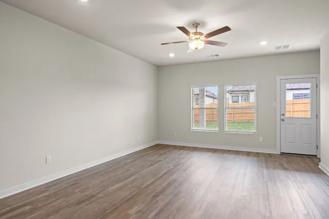 $299,000 | 260 Little Grn Trail, Jarrell, TX 76537