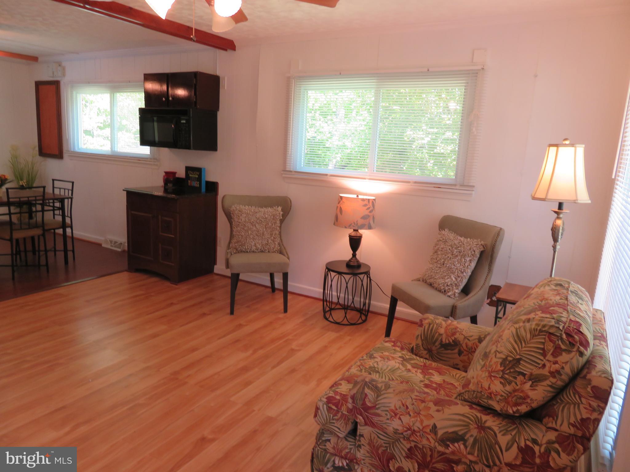 8700 McGrath Road Manassas, VA 20112 - Photo 3 of 30 Living Room view from Front Door.